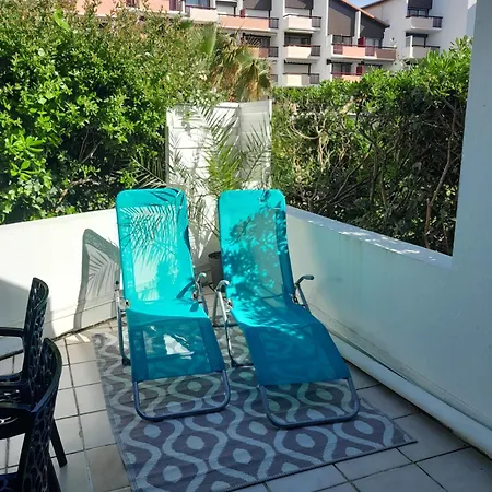 Appartement Joli 2 Pièces Sur Le Port Avec Piscine, Terrasse, Parking